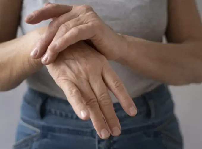 Dry and Wrinkled Hands Treatment in Gurgaon