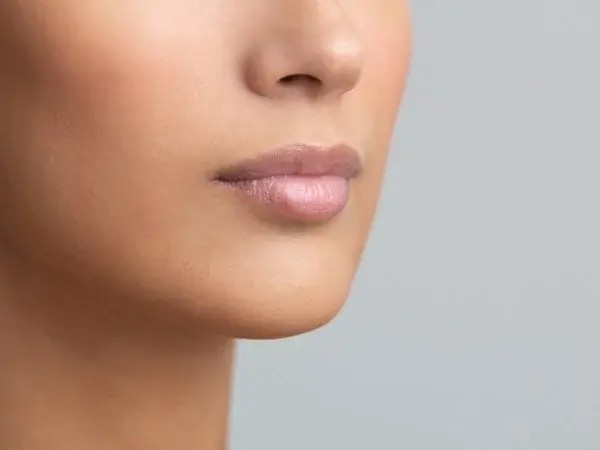 DARK LIPS